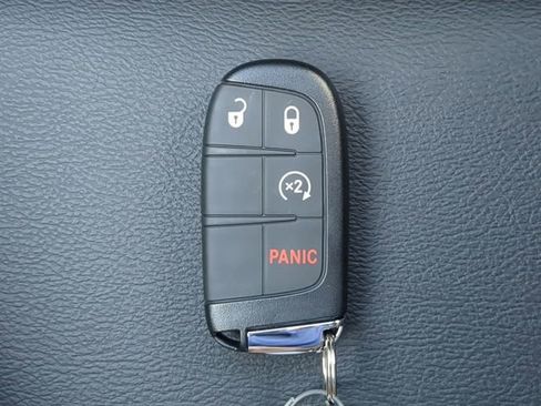 New 2026 Jeep Compass Latitude image 33