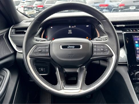 Used 2021 Jeep Grand Cherokee L Laredo image 15