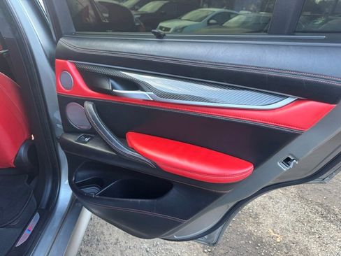Used 2015 BMW X6 M image 39