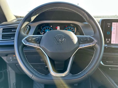 Used 2024 Volkswagen Atlas Cross Sport SE w/ Panoramic Sunroof Package image 30