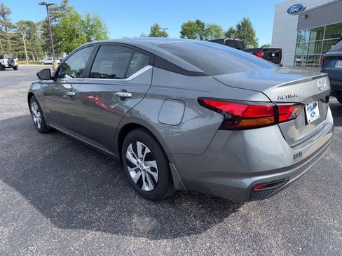 Used 2024 Nissan Altima 2.5 S FWD image 8