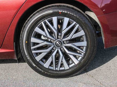 Used 2023 Nissan Altima 2.5 SV image 8