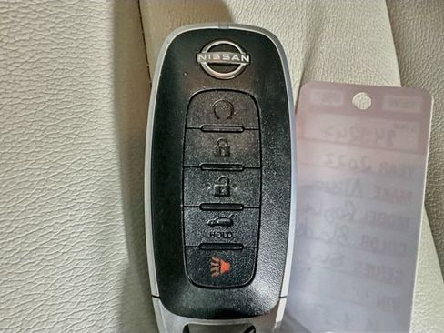 Used 2023 Nissan Rogue SL AWD/4WD image 17