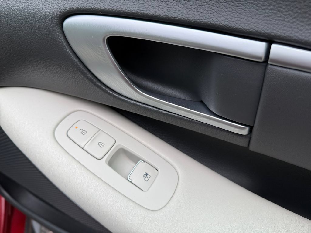 Used 2025 Hyundai Sonata SEL FWD image 38