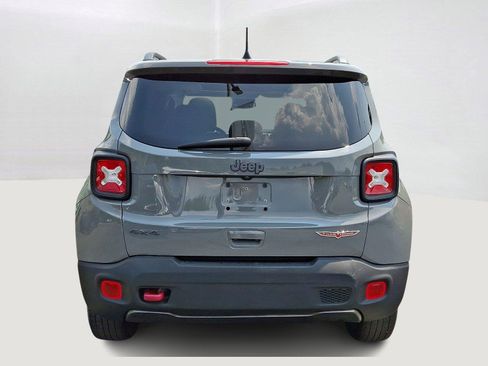 Used 2022 Jeep Renegade Trailhawk w/ Sun/Sound Group AWD/4WD image 5