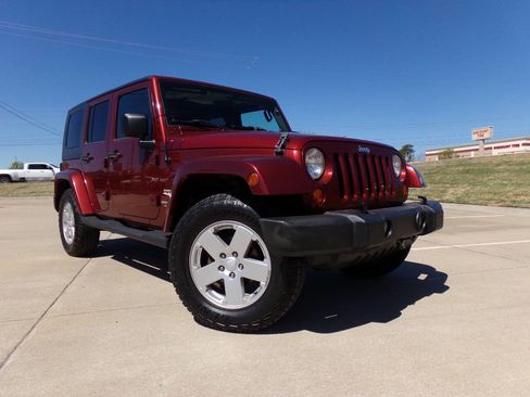 Used 2007 Jeep Wrangler Unlimited Sahara w/ Dual Top Group image 2