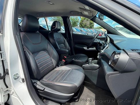 Used 2019 Nissan Kicks SR w/ SR Premium Package FWD image 20