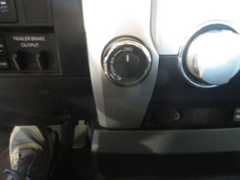 Used 2017 Toyota Tundra SR5 image 46