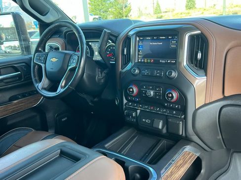 Used 2022 Chevrolet Silverado 3500 High Country w/ Z71 Off-Road Package AWD/4WD image 18