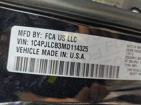 Used 2021 Jeep Cherokee Latitude w/ Mopar Interior Package FWD image 33