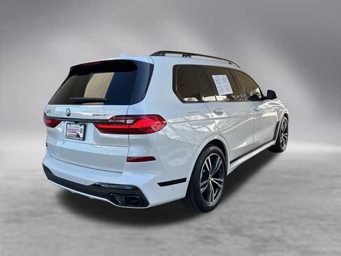 Used 2022 BMW X7 xDrive40i w/ M Sport Package AWD/4WD image 3