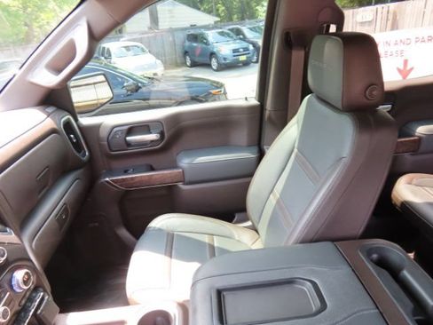 Used 2019 GMC Sierra 1500 Denali w/ Denali Ultimate Package AWD/4WD image 26