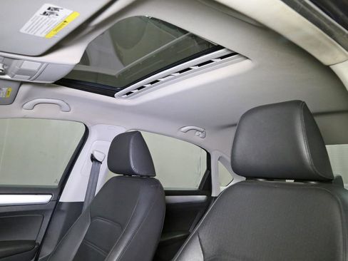 Used 2013 Volkswagen Passat 2.5 SE image 3