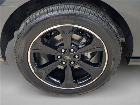 Certified 2024 Ford Expedition Limited image 28