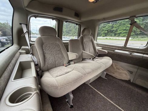 Used 2001 Chevrolet Express 1500 LT RWD image 28