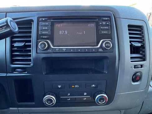 Used 2018 Nissan NV 2500 SV RWD image 17