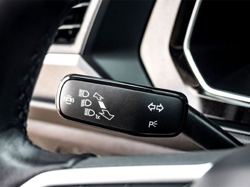 Used 2023 Volkswagen Jetta SE image 19