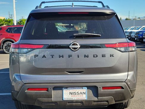 New 2025 Nissan Pathfinder SV w/ Black Appearance Package image 20
