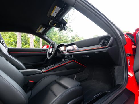 Used 2025 Porsche 911 Carrera RWD image 78