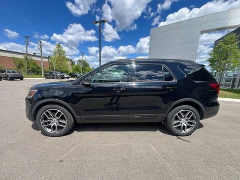 Used 2018 Ford Explorer Sport w/ Equipment Group 401A AWD/4WD image 8
