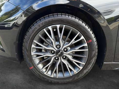 Used 2023 Kia Forte GT-Line w/ GT-Line Technology Package FWD image 4