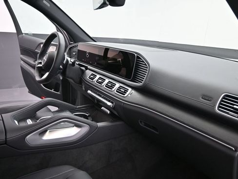 Used 2026 Mercedes-Benz GLS 450 4MATIC image 27