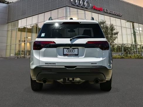 Used 2018 GMC Acadia SLT AWD/4WD image 3