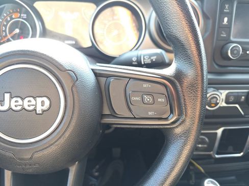 Used 2021 Jeep Wrangler Unlimited Sport AWD/4WD image 17
