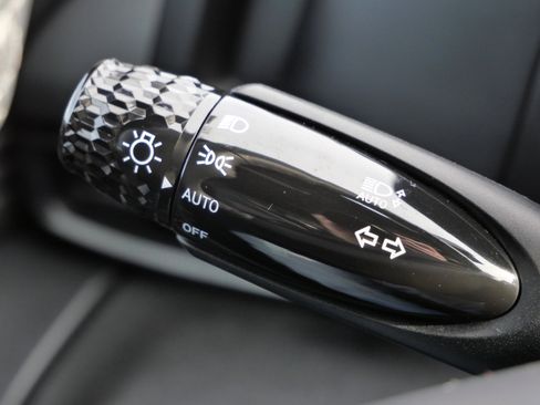 Certified 2025 Hyundai Elantra Sport image 33