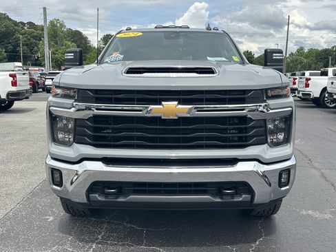Used 2024 Chevrolet Silverado 2500 LT w/ All Star Edition AWD/4WD image 2
