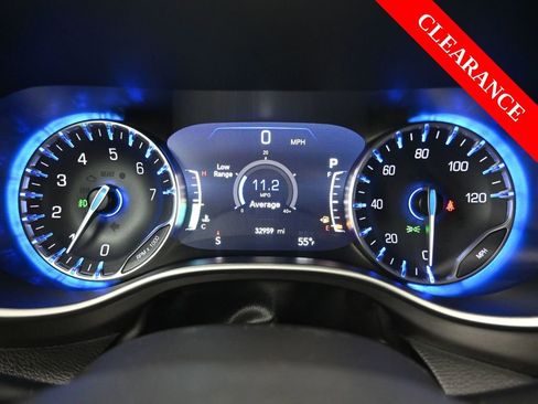 Used 2024 Chrysler Pacifica Touring-L image 20