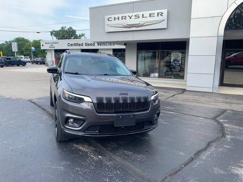 Used 2023 Jeep Cherokee Altitude Lux w/ Lux Elite Package AWD/4WD image 2