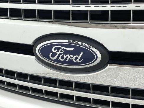 Used 2020 Ford F150 XLT w/ Equipment Group 302A Luxury AWD/4WD image 38