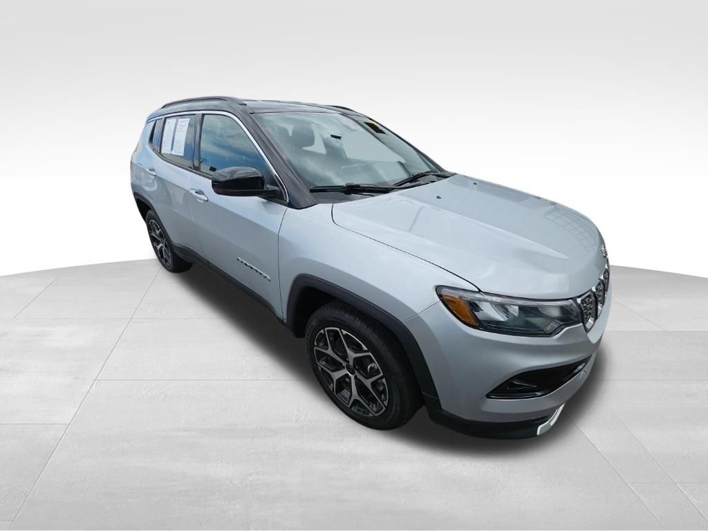 Used 2025 Jeep Compass Limited AWD/4WD image 10