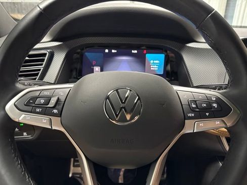 Used 2024 Volkswagen Atlas Cross Sport SEL R-Line AWD/4WD image 12