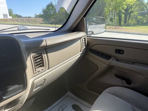 Used 2004 Chevrolet Tahoe LS w/ Cargo Package RWD image 20