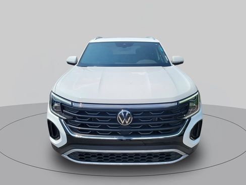 Used 2024 Volkswagen Atlas Cross Sport SE FWD image 8