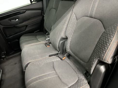 Used 2025 Honda Pilot Sport image 11
