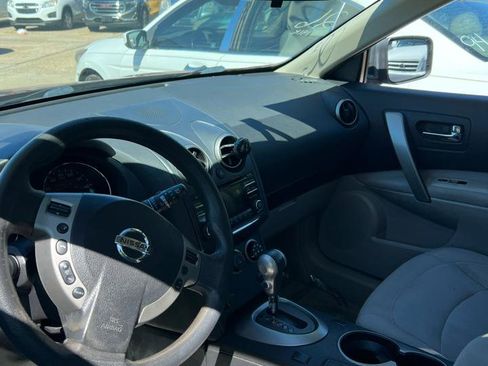 Used 2014 Nissan Rogue S w/ Convenience Package image 6