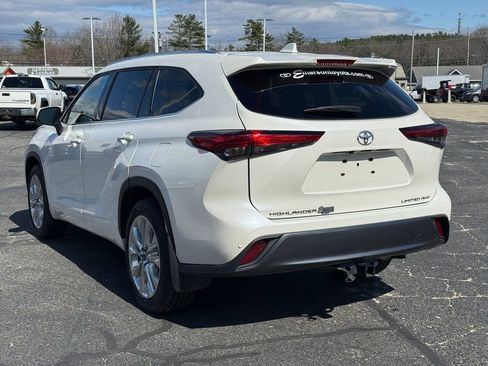 Used 2021 Toyota Highlander Limited AWD/4WD image 3