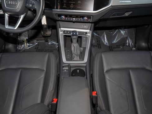 Used 2025 Audi Q3 2.0T Premium image 26