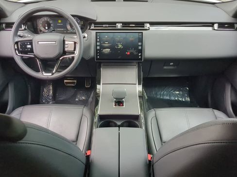Certified 2025 Land Rover Range Rover Velar Dynamic SE image 16
