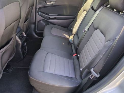 Used 2019 Ford Edge SE image 24