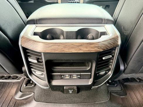 Used 2019 RAM 1500 Laramie AWD/4WD image 30