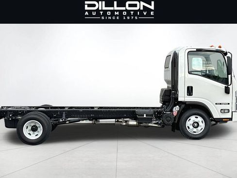 Used 2024 Isuzu NPR RWD image 3