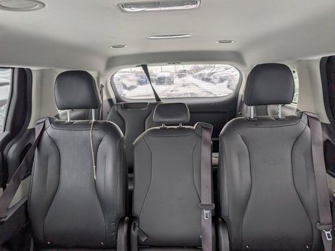 Used 2024 Kia Carnival SX image 9