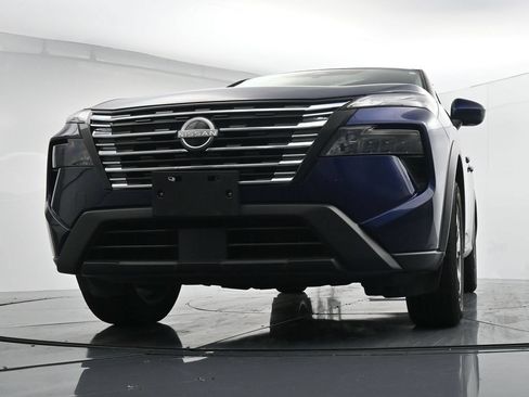 Used 2024 Nissan Rogue SV AWD/4WD image 30