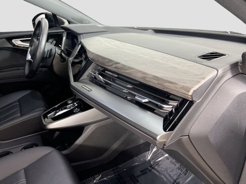 Used 2024 Audi Q4 e-tron Prestige w/ Black Optic Package image 31