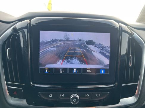 Used 2023 Chevrolet Traverse RS image 19