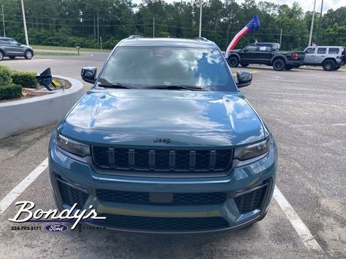 Used 2026 Jeep Grand Cherokee L Limited w/ Limited Altitude Package RWD image 2